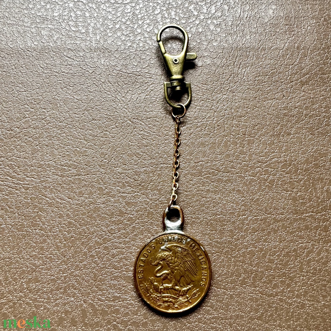 Mexikó Piramis Ufo érme Régi kulcstartó, vintage kulcstartó a 80-as évekből, régi kulcskarika, kulcs tartó - táska & tok - kulcstartó & táskadísz - kulcstartó - Meska.hu Mexikó Piramis Ufo érme Régi kulcstartó, vintage kulcstartó a 80-as évekből, régi kulcskarika, kulcs tartó - táska & tok - kulcstartó & táskadísz - kulcstartó - Meska.hu