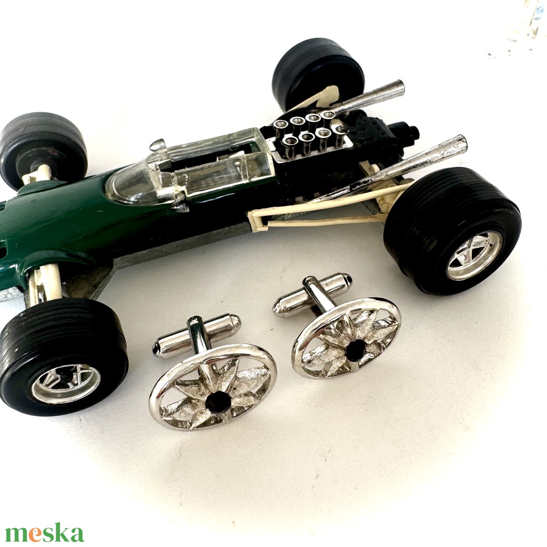 Retro mandzsettagomb, régi mandzsetta gomb, klasszikus férfi ékszer fémből, elegáns férfi ékszer, vintage öltöny dísz - ékszer - mandzsettagomb és nyakkendőtű - Meska.hu Retro mandzsettagomb, régi mandzsetta gomb, klasszikus férfi ékszer fémből, elegáns férfi ékszer, vintage öltöny dísz - ékszer - mandzsettagomb és nyakkendőtű - Meska.hu