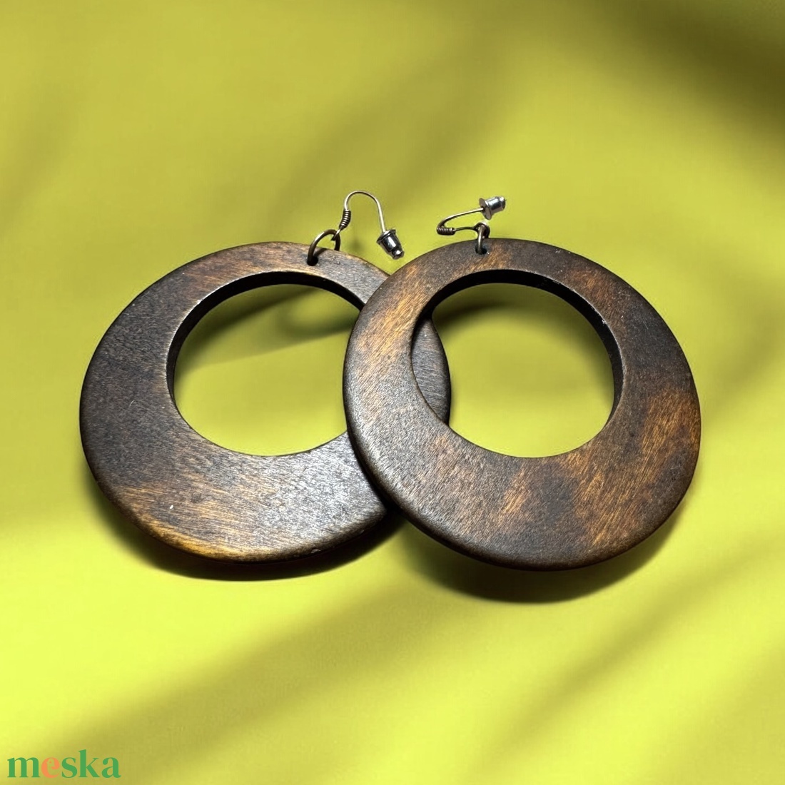 Nagy fa fülbevaló karika, 6,3 cm átmérő - bronz szín akasztóval, fa ékszer, feltűnő egyedi fa karika fülbevaló - ékszer - fülbevaló - lógó fülbevaló - Meska.hu Nagy fa fülbevaló karika, 6,3 cm átmérő - bronz szín akasztóval, fa ékszer, feltűnő egyedi fa karika fülbevaló - ékszer - fülbevaló - lógó fülbevaló - Meska.hu