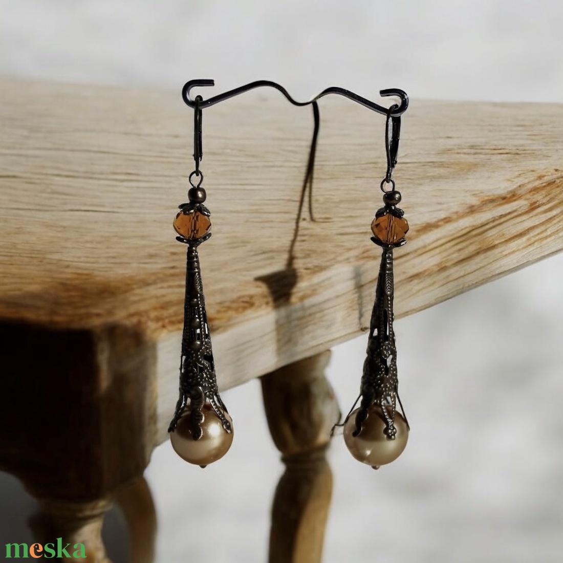 Bronz és majolika gyöngyös fülbevaló 8cm estére-partyra! Elegáns lógós fülbevaló - ékszer - fülbevaló - lógó fülbevaló - Meska.hu Bronz és majolika gyöngyös fülbevaló 8cm estére-partyra! Elegáns lógós fülbevaló - ékszer - fülbevaló - lógó fülbevaló - Meska.hu