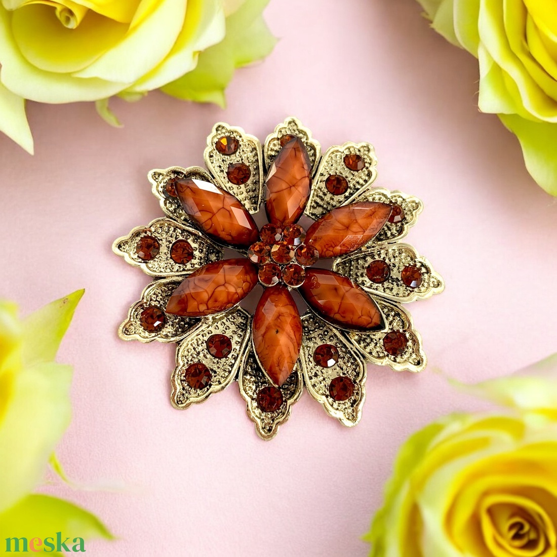 Nagy retro BROSS az 1980-as évekből, gyönyörű elegáns strasszos kitűző, pin szövetkabátra, blúzra, blézerre - ékszer - kitűző és bross - kitűző - Meska.hu Nagy retro BROSS az 1980-as évekből, gyönyörű elegáns strasszos kitűző, pin szövetkabátra, blúzra, blézerre - ékszer - kitűző és bross - kitűző - Meska.hu
