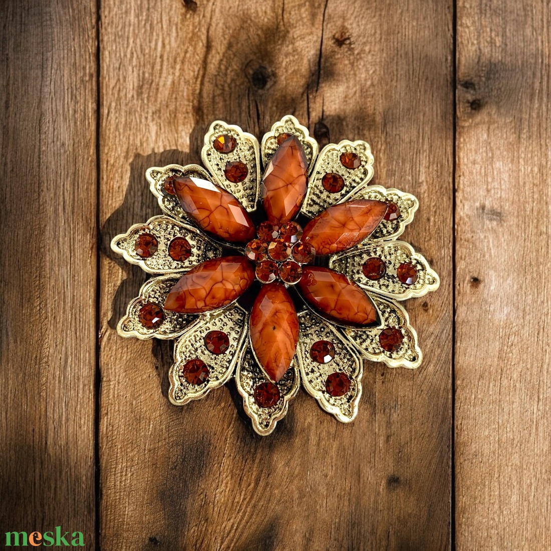 Nagy retro BROSS az 1980-as évekből, gyönyörű elegáns strasszos kitűző, pin szövetkabátra, blúzra, blézerre - ékszer - kitűző és bross - kitűző - Meska.hu Nagy retro BROSS az 1980-as évekből, gyönyörű elegáns strasszos kitűző, pin szövetkabátra, blúzra, blézerre - ékszer - kitűző és bross - kitűző - Meska.hu