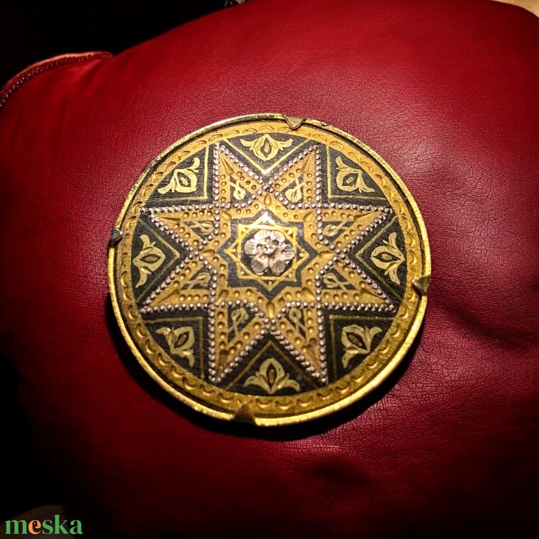 24 karát aranyozott Toledói Damascene kitűző vintage damaszkén bross, Toledó spanyol ékszer - ékszer - kitűző és bross - kitűző - Meska.hu 24 karát aranyozott Toledói Damascene kitűző vintage damaszkén bross, Toledó spanyol ékszer - ékszer - kitűző és bross - kitűző - Meska.hu