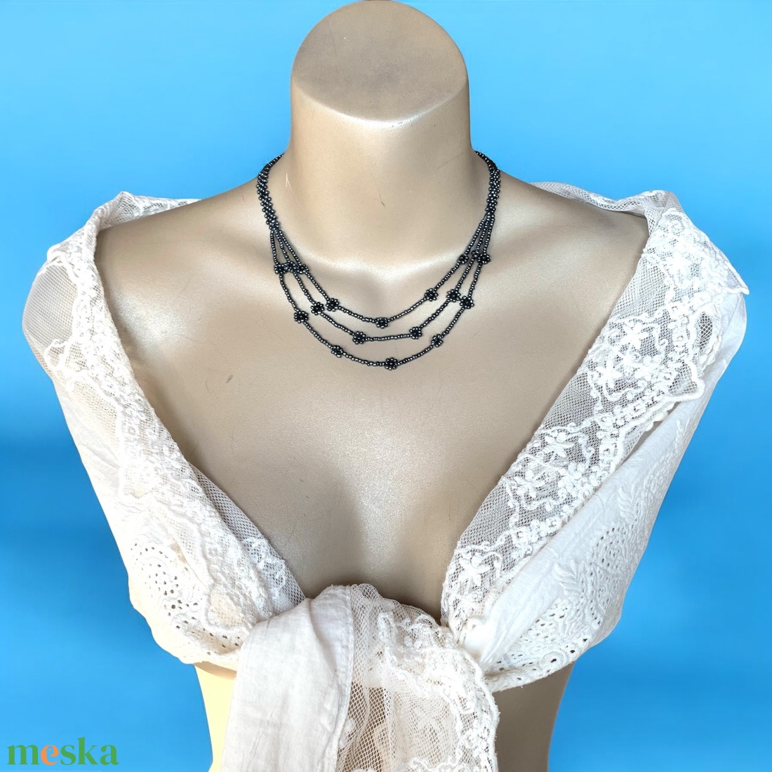 Régi ékszer, retro vintage ékszer, egyedi midcentury ékszer, nyaklánc acélkék üveggyöngyökből - ékszer - ékszerszett - Meska.hu Régi ékszer, retro vintage ékszer, egyedi midcentury ékszer, nyaklánc acélkék üveggyöngyökből - ékszer - ékszerszett - Meska.hu