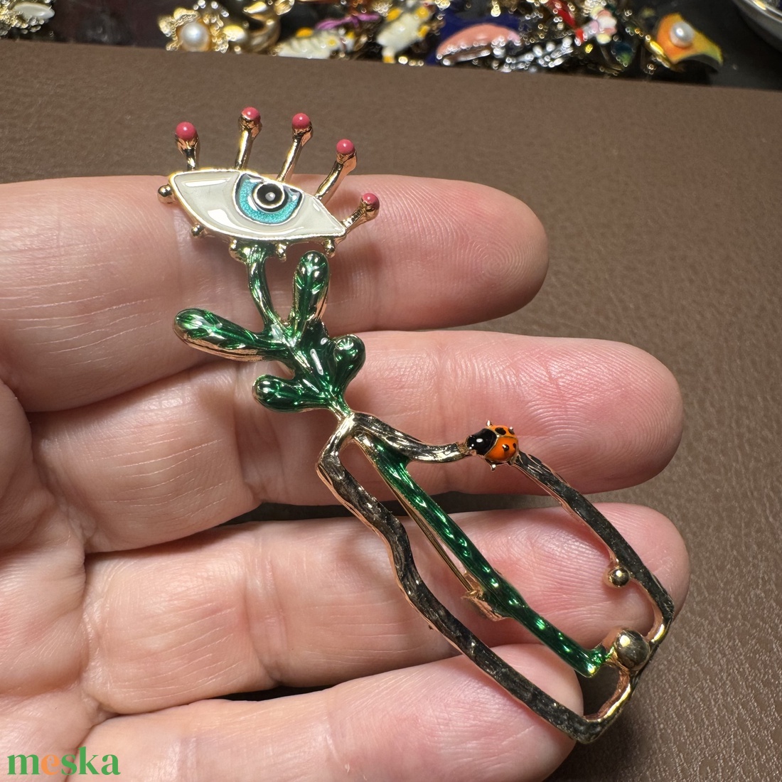 Vintage BROSS az 1980-as évekből, gyönyörű elegáns strasszos kitűző, pin szövetkabátra, blúzra,  blézerre - ékszer - kitűző és bross - Meska.hu