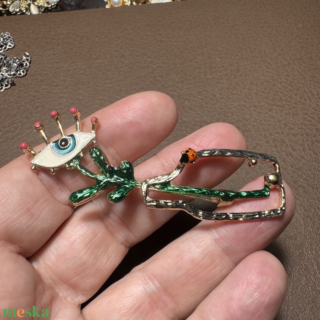 Vintage BROSS az 1980-as évekből, gyönyörű elegáns strasszos kitűző, pin szövetkabátra, blúzra,  blézerre - ékszer - kitűző és bross - Meska.hu