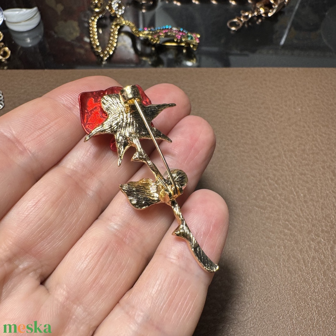 Vintage BROSS az 1980-as évekből, gyönyörű elegáns strasszos kitűző, pin szövetkabátra, blúzra,  blézerre - ékszer - kitűző és bross - Meska.hu