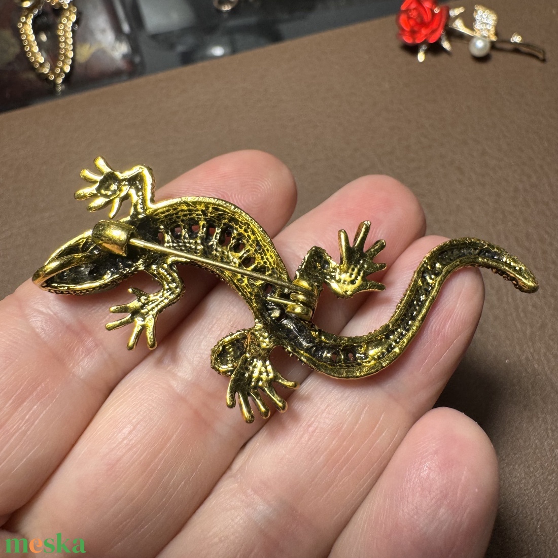 Vintage BROSS az 1980-as évekből, gyönyörű elegáns strasszos kitűző, pin szövetkabátra, blúzra,  blézerre - ékszer - kitűző és bross - Meska.hu