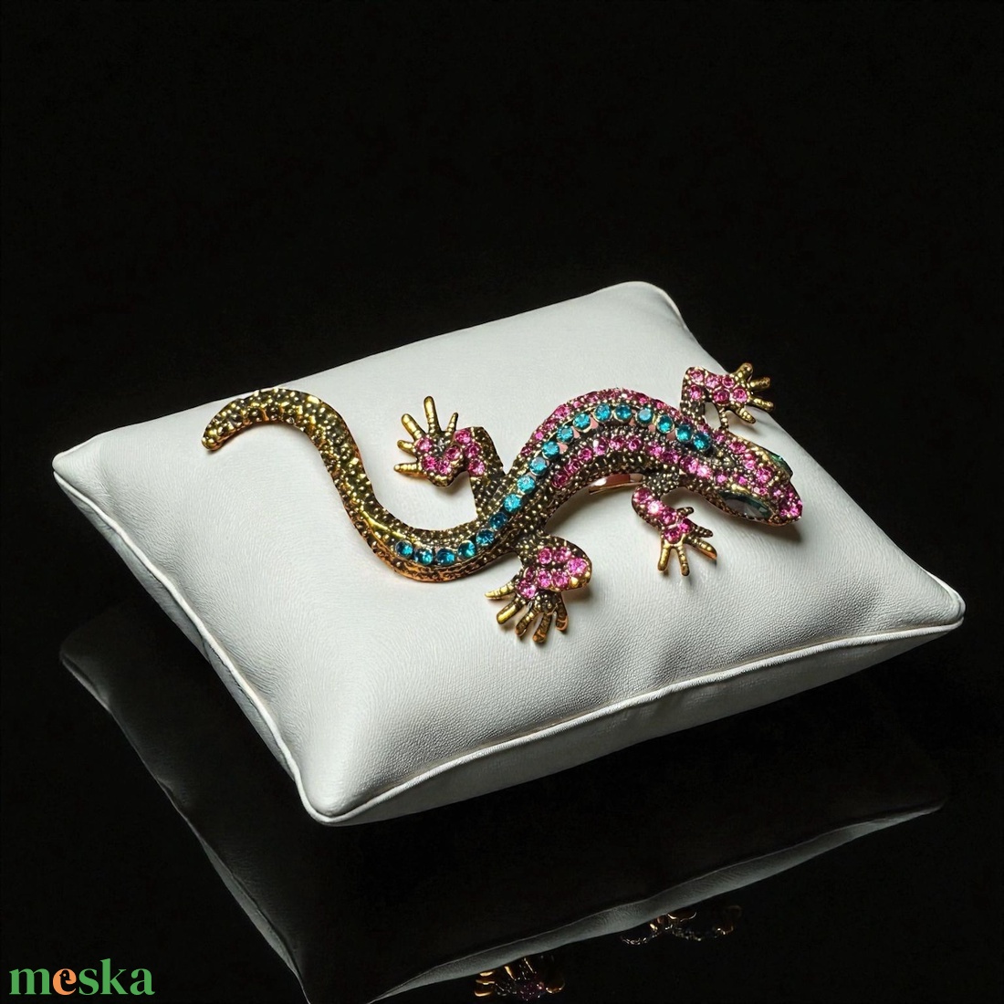 Vintage BROSS az 1980-as évekből, gyönyörű elegáns strasszos kitűző, pin szövetkabátra, blúzra,  blézerre - ékszer - kitűző és bross - Meska.hu