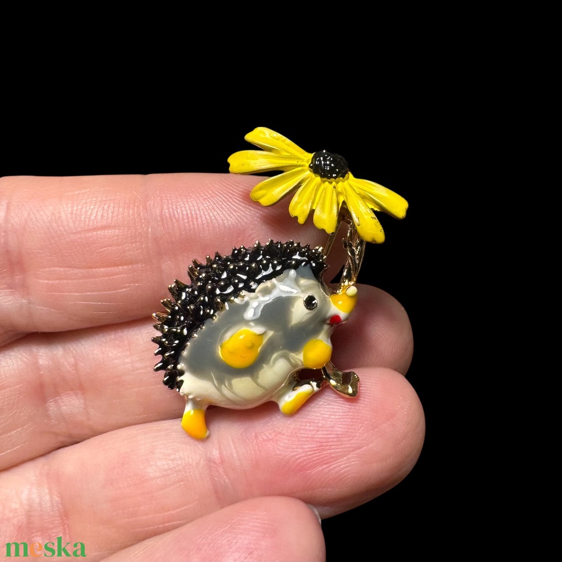 Süni Vintage BROSS az 1980-as évekből, gyönyörű elegáns strasszos kitűző, pin szövetkabátra, blúzra,  blézerre - ékszer - kitűző és bross - Meska.hu