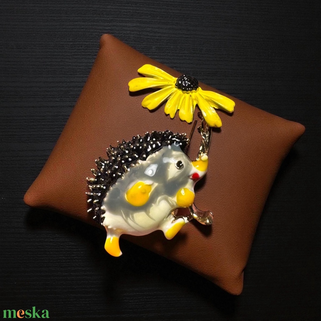 Süni Vintage BROSS az 1980-as évekből, gyönyörű elegáns strasszos kitűző, pin szövetkabátra, blúzra,  blézerre - ékszer - kitűző és bross - Meska.hu