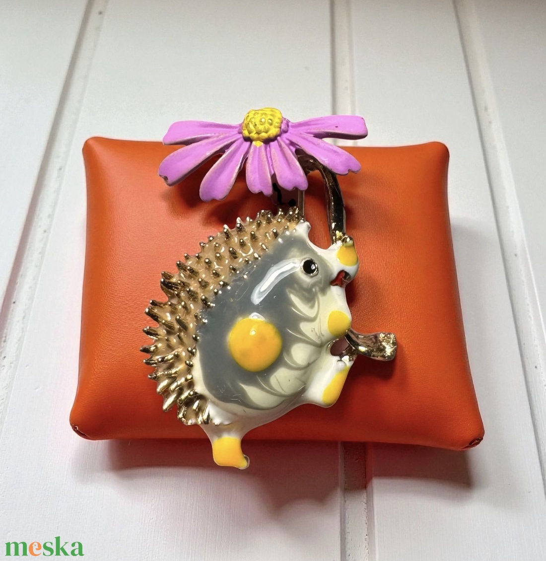 Süni Vintage BROSS az 1980-as évekből, gyönyörű elegáns strasszos kitűző, pin szövetkabátra, blúzra,  blézerre - ékszer - kitűző és bross - Meska.hu