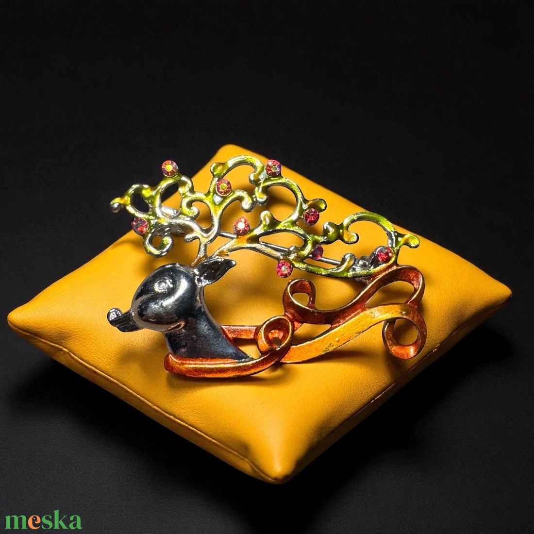 Szarvas Vintage BROSS az 1980-as évekből, gyönyörű elegáns strasszos kitűző, pin szövetkabátra, blúzra,  blézerre - ékszer - kitűző és bross - Meska.hu