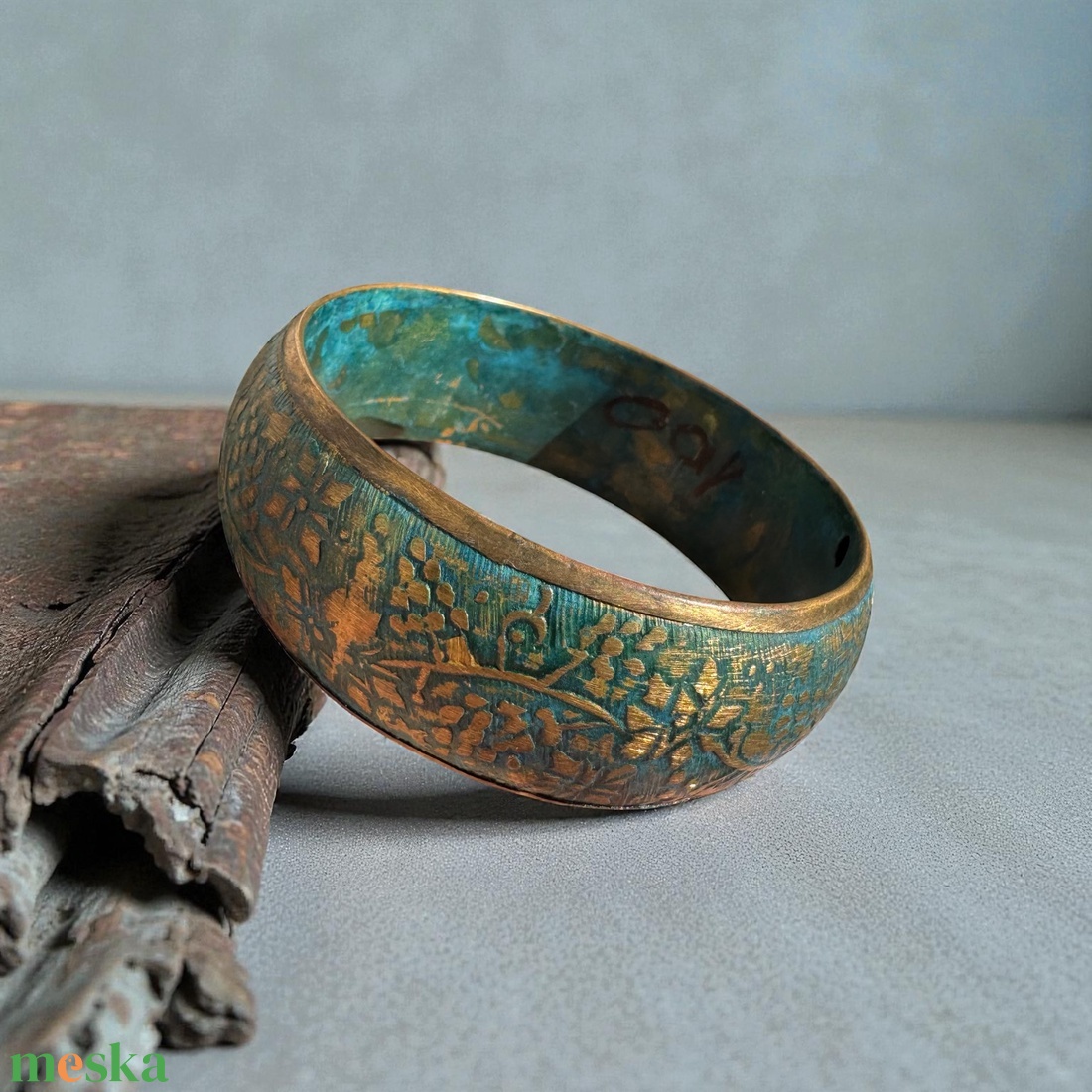 Színes hippi vintage réz karperec a 70-es évekből � eredeti retró bohém ékszer gyűjtőknek és egyedi stílus kedvelőknek - ékszer - karkötő - karperec - Meska.hu