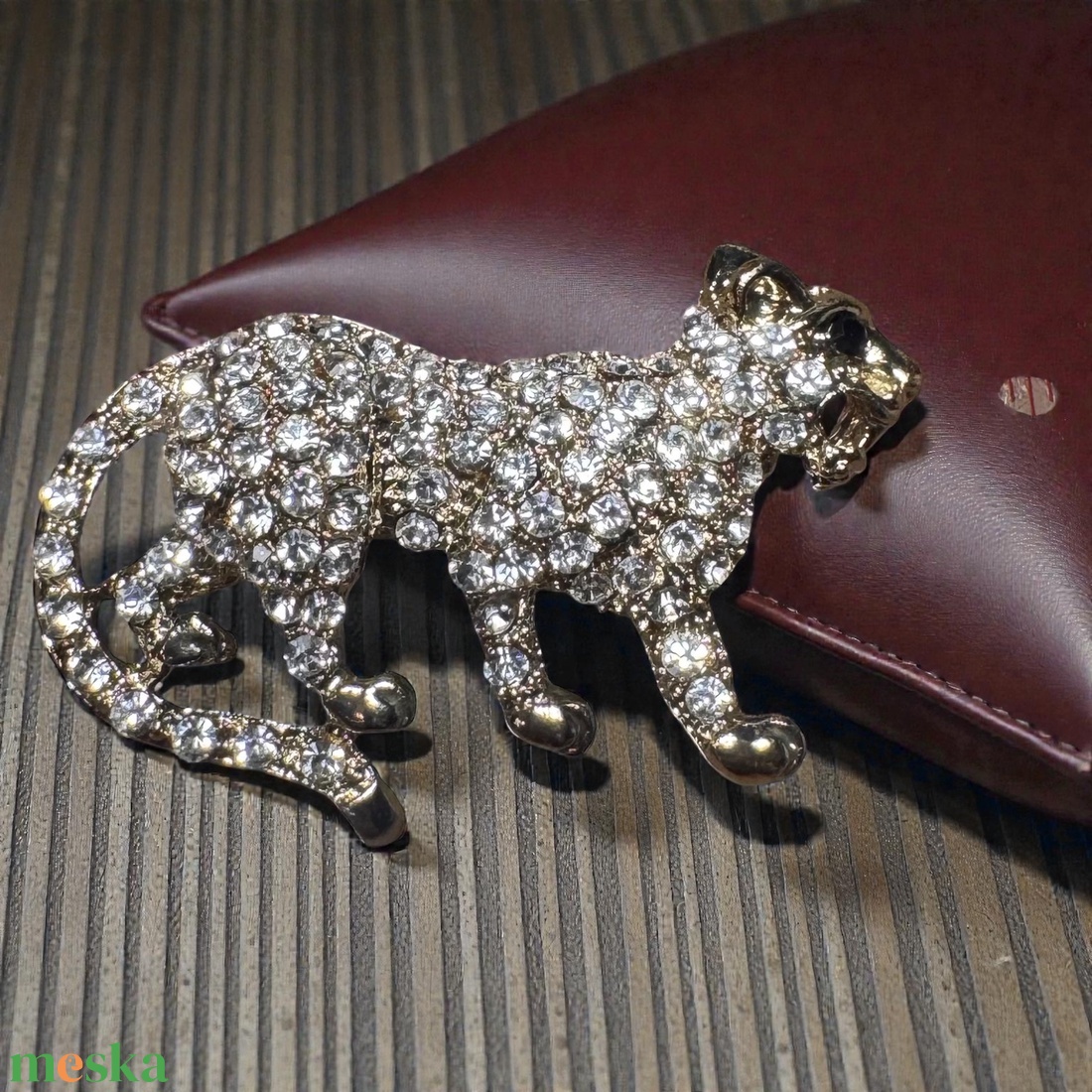 Nagymacska Vintage BROSS az 1980-as évekből, gyönyörű elegáns strasszos kitűző, pin szövetkabátra, blúzra,  blézerre - ékszer - kitűző és bross - Meska.hu