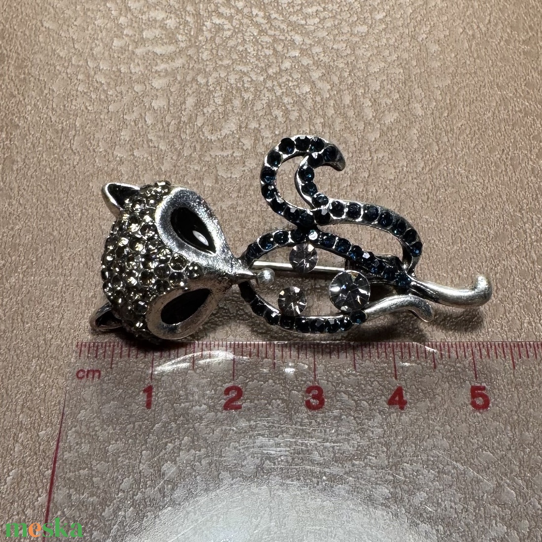 Kristály róka retro BROSS az 1980-as évekből, gyönyörű elegáns strasszos kitűző, pin szövetkabátra, blúzra,  blézerre  - ékszer - kitűző és bross - Meska.hu
