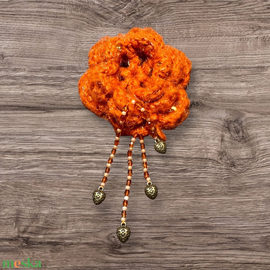 Horgolt gyapjú virág retro BROSS, gyönyörű elegáns kitűző, pin szövetkabátra, blúzra,  blézerre, vintage kitűző - ékszer - kitűző és bross - Meska.hu