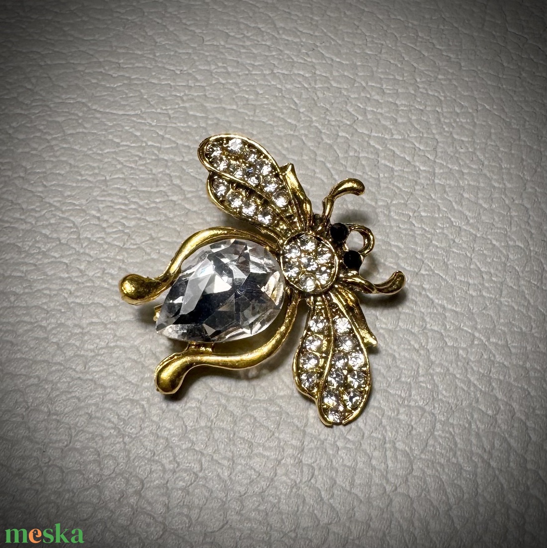 Retro BROSS az 1980-as évekből, gyönyörű elegáns strasszos kitűző, pin szövetkabátra, blúzra,  blézerre szép kitűző - ékszer - kitűző és bross - Meska.hu