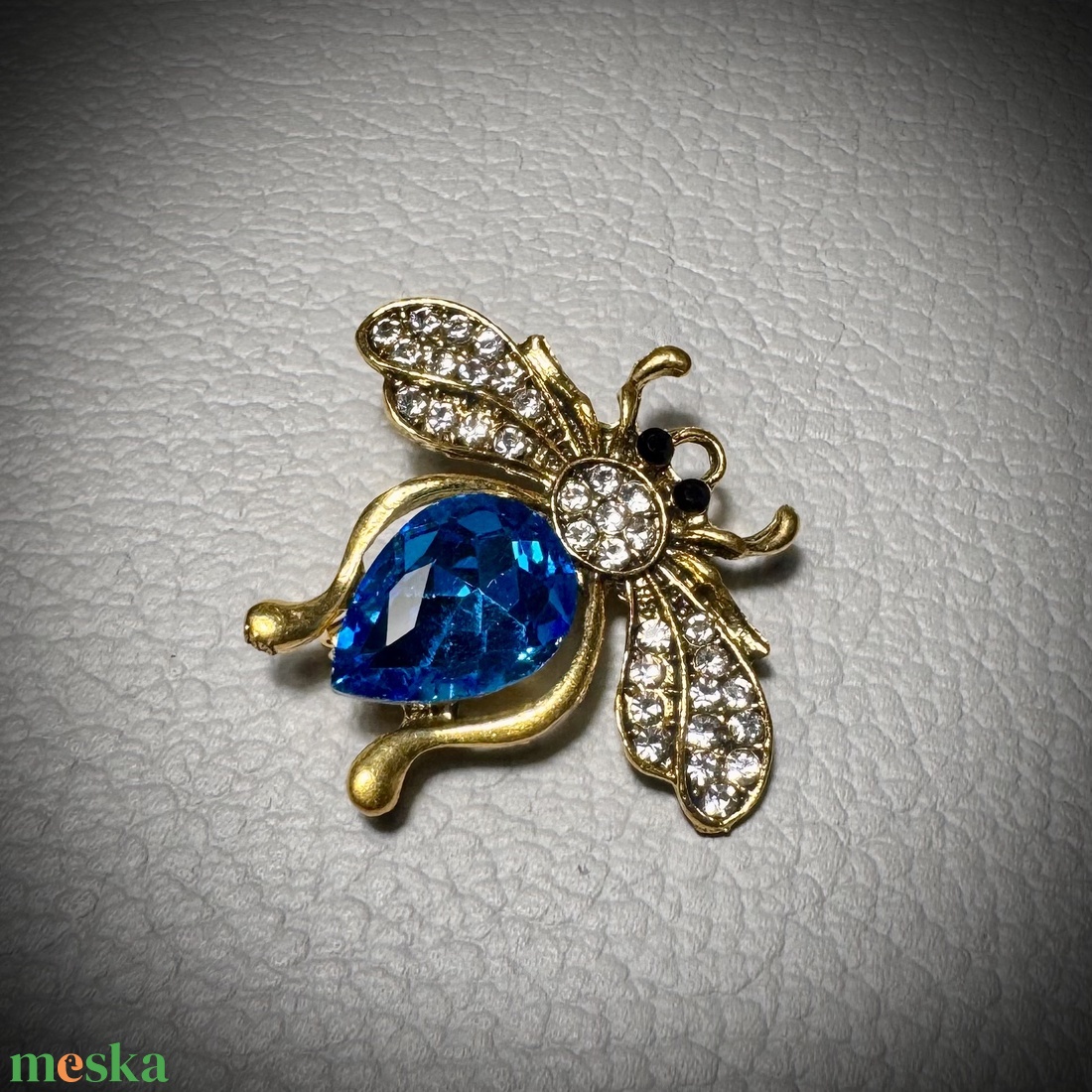 Retro BROSS az 1980-as évekből, gyönyörű elegáns strasszos kitűző, pin szövetkabátra, blúzra,  blézerre szép kitűző - ékszer - kitűző és bross - Meska.hu