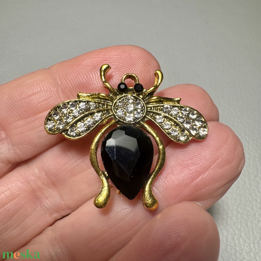 Retro BROSS az 1980-as évekből, gyönyörű elegáns strasszos kitűző, pin szövetkabátra, blúzra,  blézerre szép kitűző - ékszer - kitűző és bross - Meska.hu