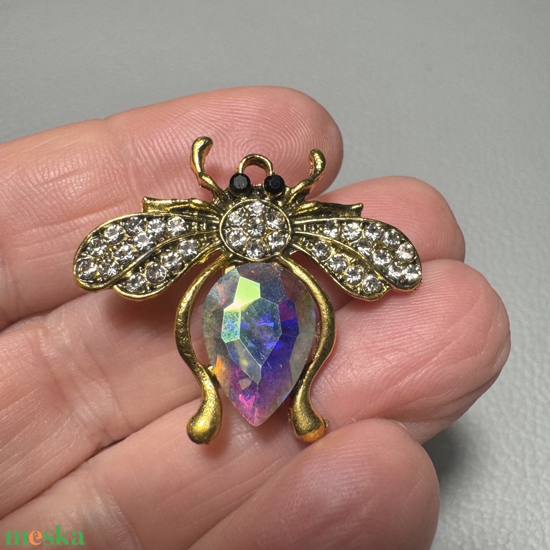 Retro BROSS az 1980-as évekből, gyönyörű elegáns strasszos kitűző, pin szövetkabátra, blúzra,  blézerre szép kitűző - ékszer - kitűző és bross - Meska.hu