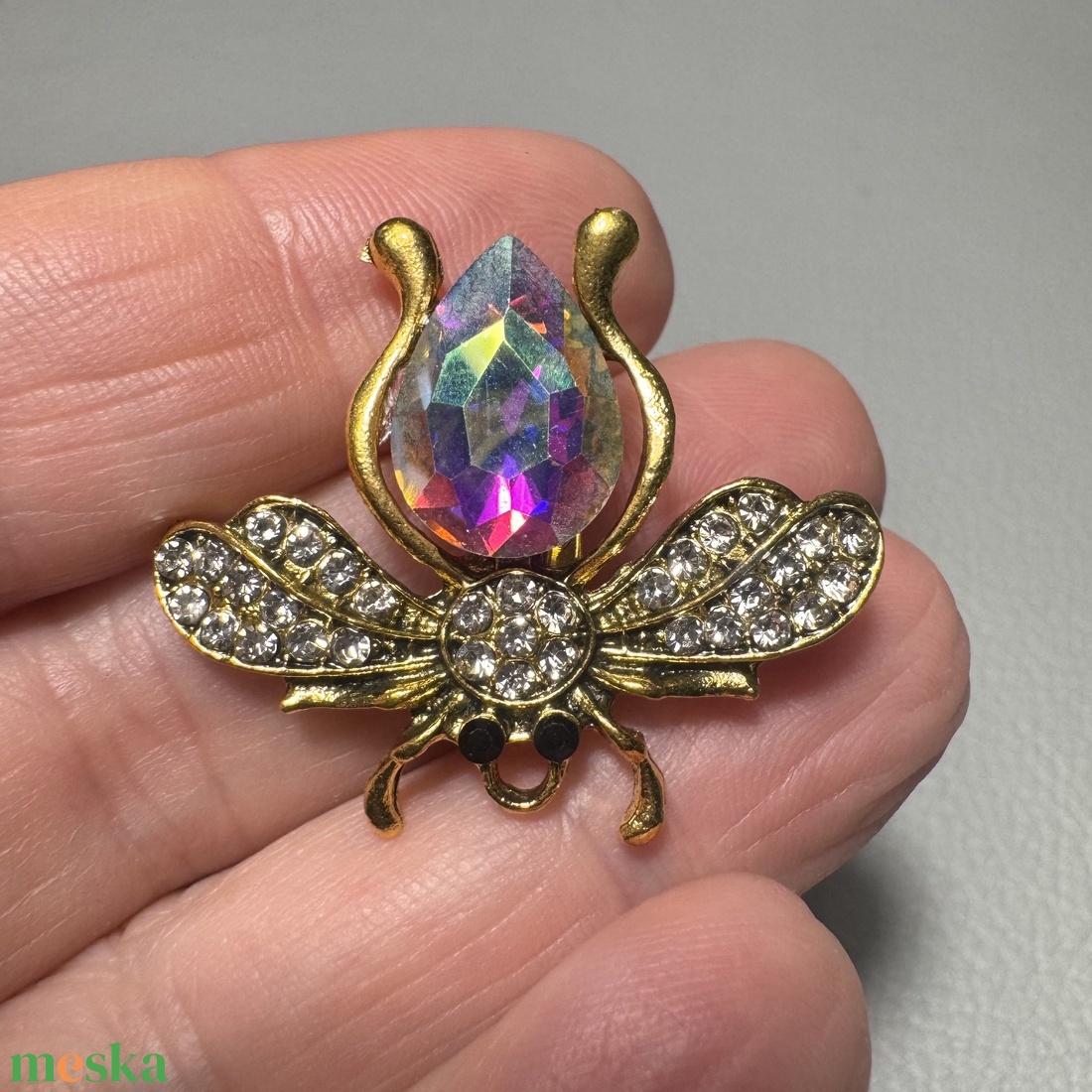 Retro BROSS az 1980-as évekből, gyönyörű elegáns strasszos kitűző, pin szövetkabátra, blúzra,  blézerre szép kitűző - ékszer - kitűző és bross - Meska.hu