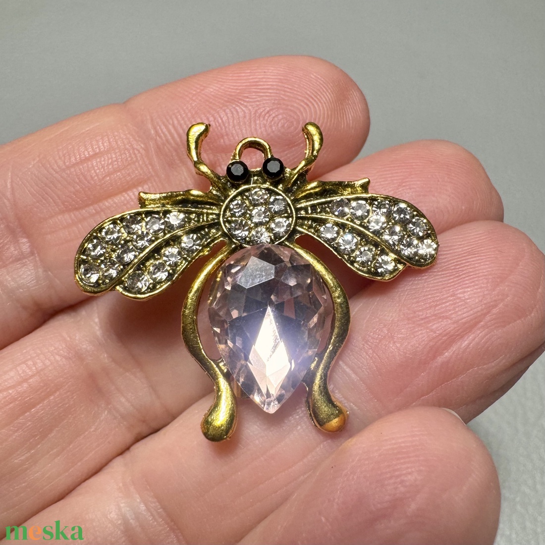 Retro BROSS az 1980-as évekből, gyönyörű elegáns strasszos kitűző, pin szövetkabátra, blúzra,  blézerre szép kitűző - ékszer - kitűző és bross - Meska.hu