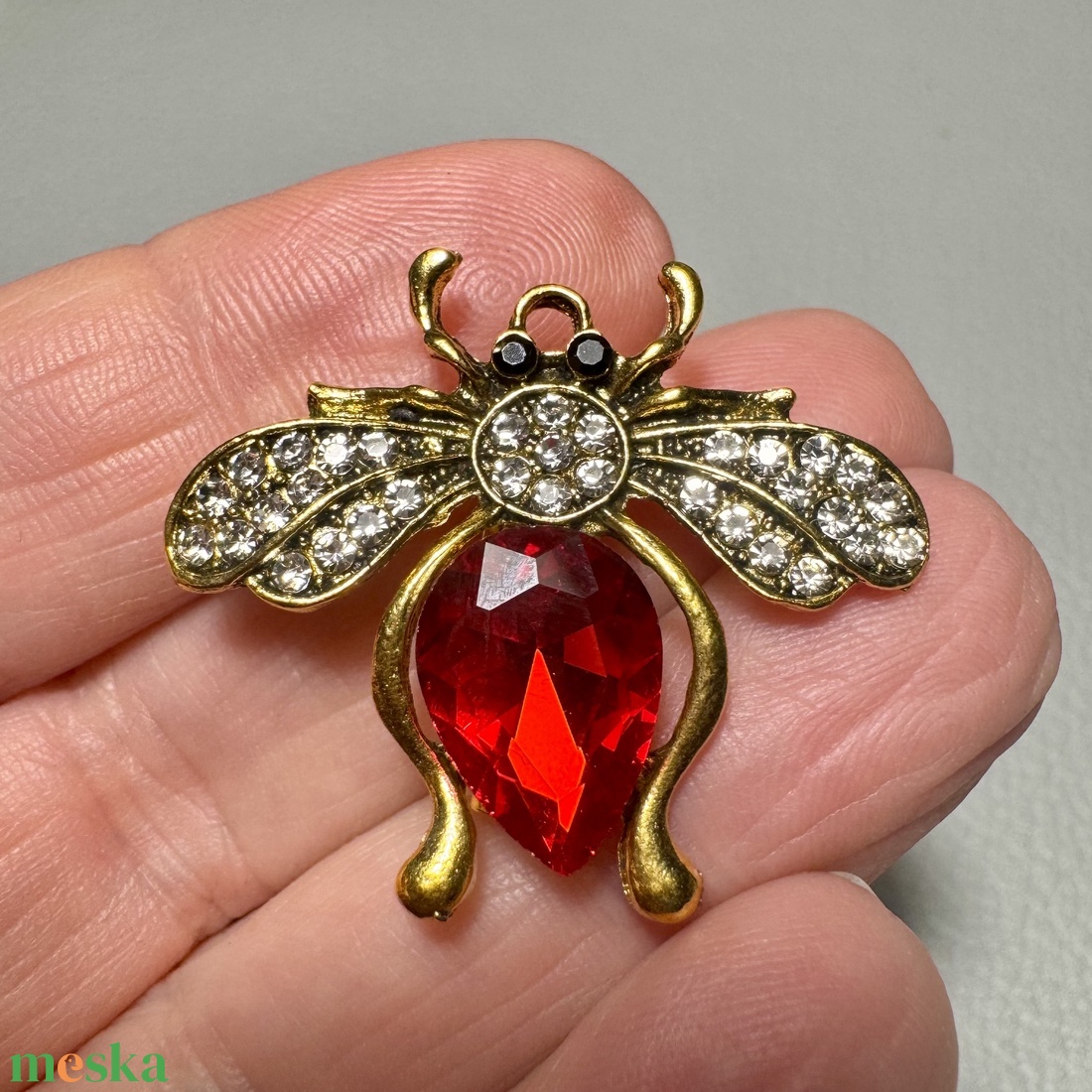 Retro BROSS az 1980-as évekből, gyönyörű elegáns strasszos kitűző, pin szövetkabátra, blúzra,  blézerre szép kitűző - ékszer - kitűző és bross - Meska.hu