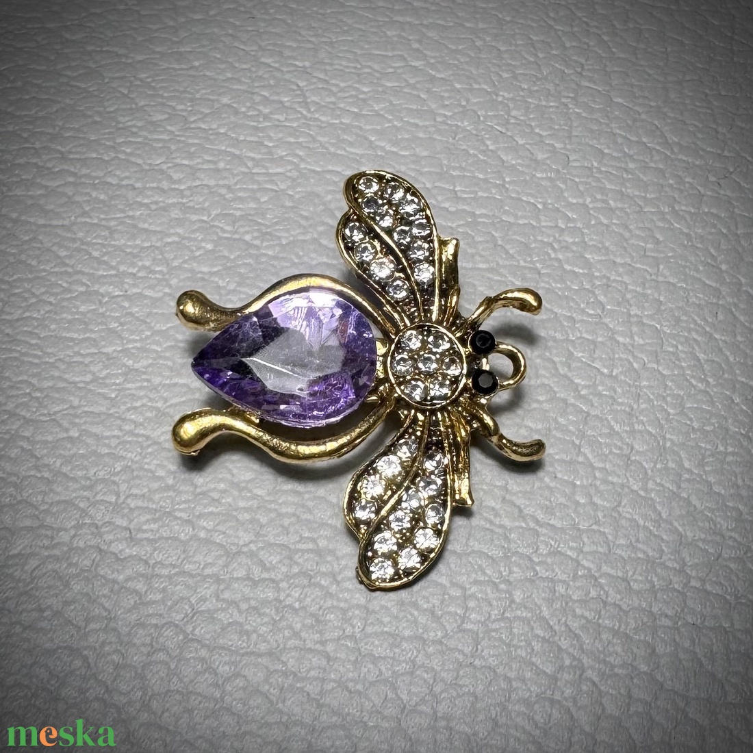 Retro BROSS az 1980-as évekből, gyönyörű elegáns strasszos kitűző, pin szövetkabátra, blúzra,  blézerre szép kitűző - ékszer - kitűző és bross - Meska.hu