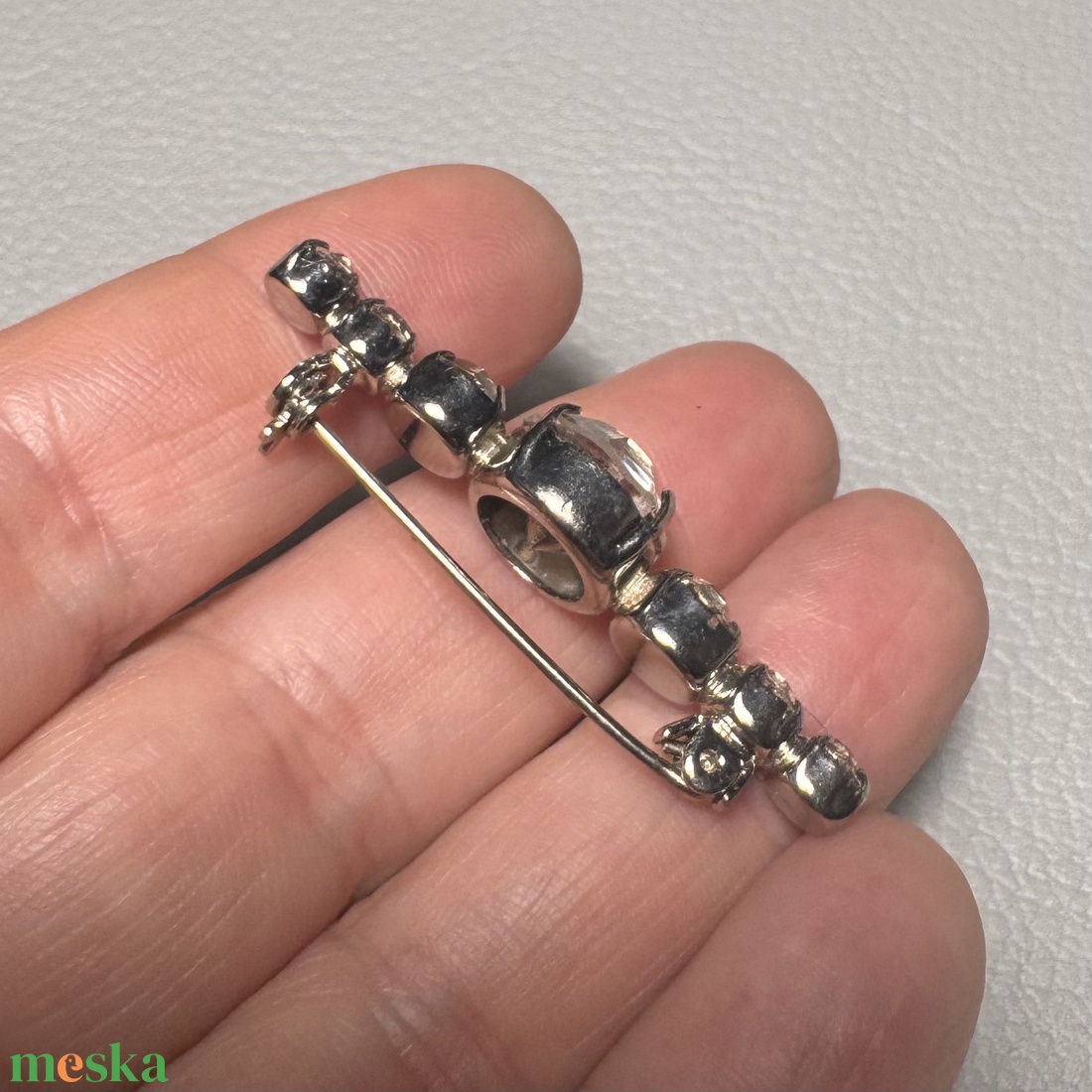 Vintage BROSS az 1980-as évekből, gyönyörű elegáns strasszos kitűző, pin szövetkabátra, blúzra,  blézerre retro kitűző - ékszer - kitűző és bross - Meska.hu