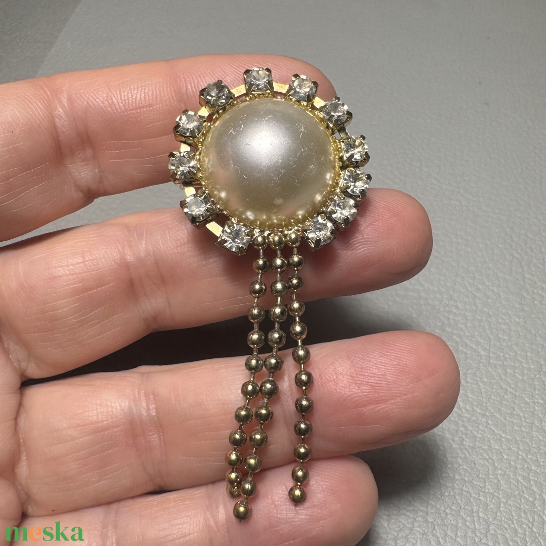 Vintage BROSS az 1980-as évekből, gyönyörű elegáns strasszos kitűző, pin szövetkabátra, blúzra,  blézerre retro kitűző - ékszer - kitűző és bross - Meska.hu