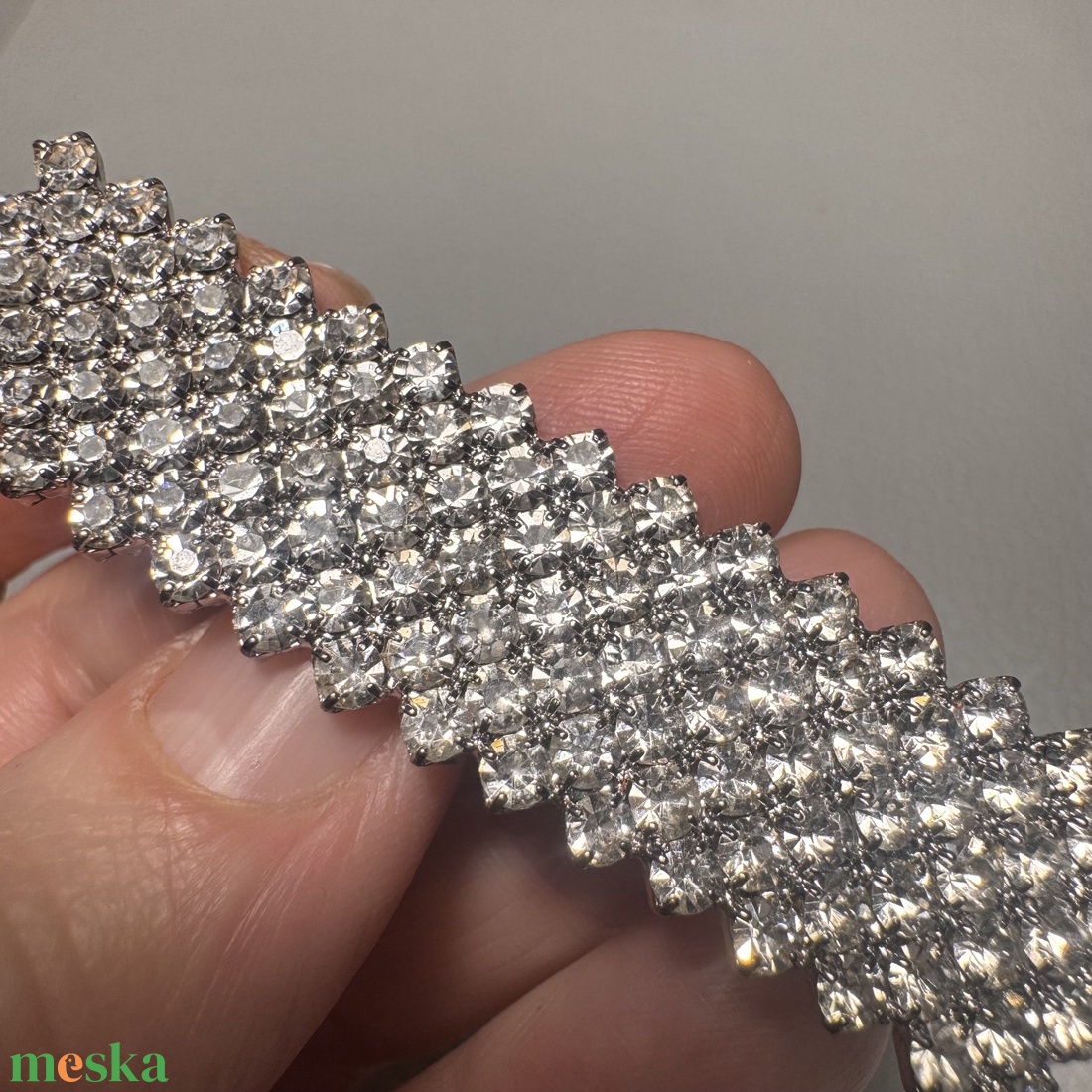 Vintage BROSS az 1980-as évekből, gyönyörű elegáns strasszos kitűző, pin szövetkabátra, blúzra,  blézerre retro kitűző - ékszer - kitűző és bross - Meska.hu