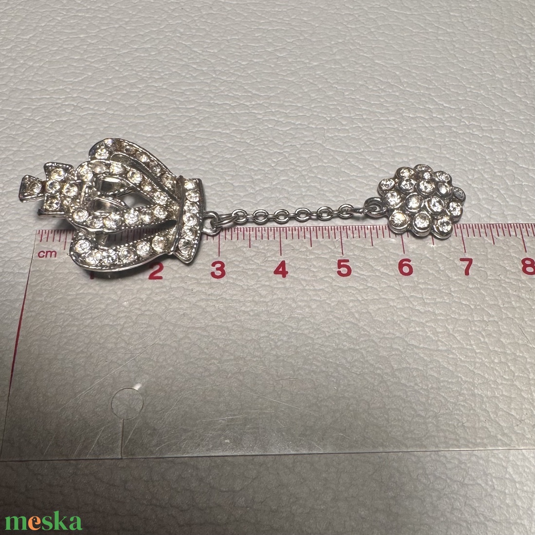 Vintage BROSS az 1980-as évekből, gyönyörű elegáns strasszos kitűző, pin szövetkabátra, blúzra,  blézerre retro kitűző - ékszer - kitűző és bross - Meska.hu