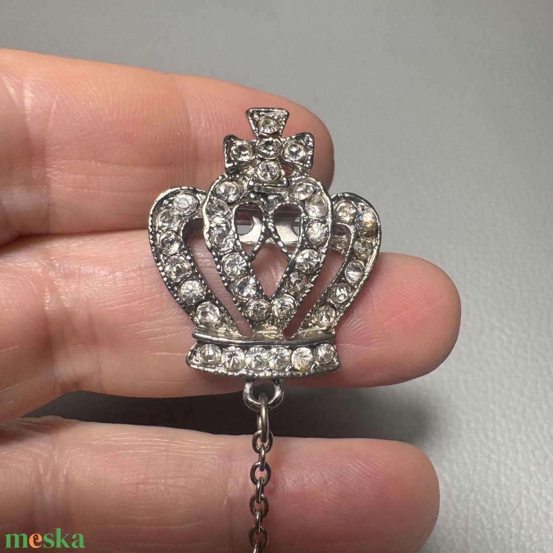 Vintage BROSS az 1980-as évekből, gyönyörű elegáns strasszos kitűző, pin szövetkabátra, blúzra,  blézerre retro kitűző - ékszer - kitűző és bross - Meska.hu