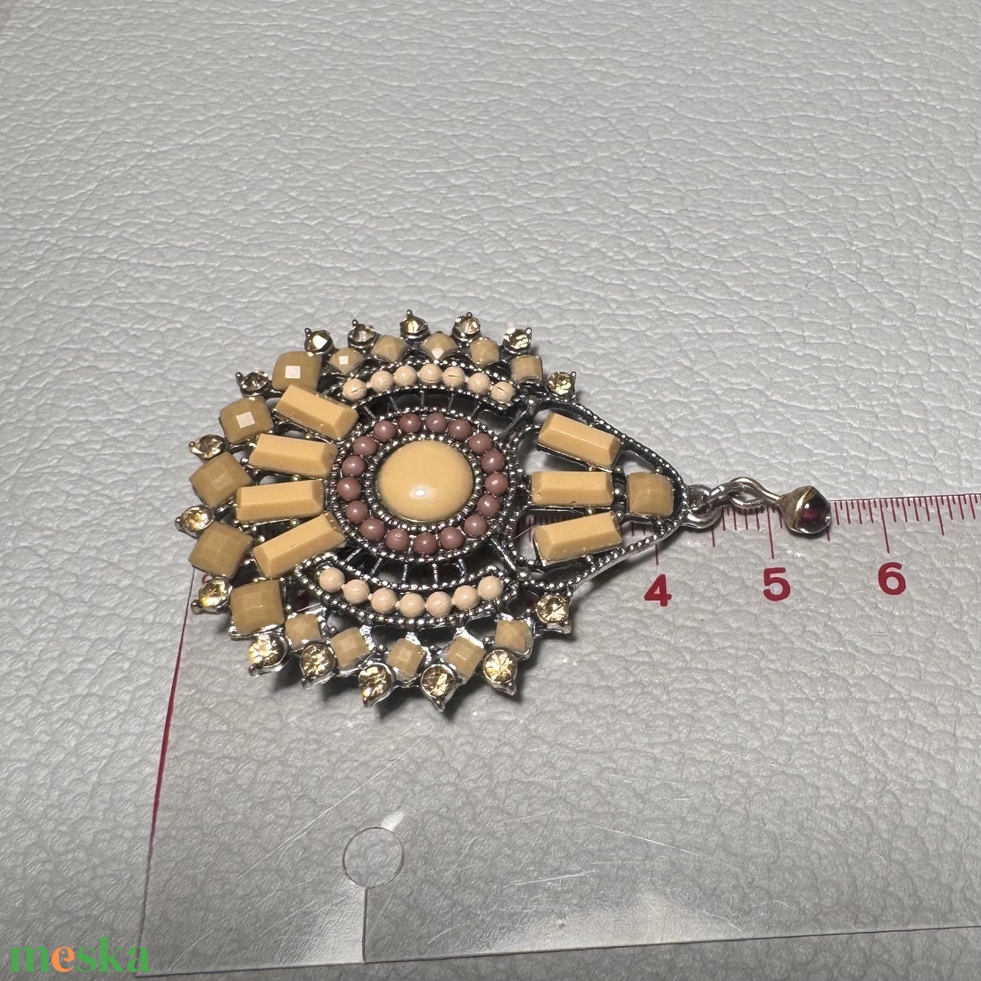 Vintage BROSS az 1980-as évekből, gyönyörű elegáns strasszos kitűző, pin szövetkabátra, blúzra,  blézerre retro kitűző - ékszer - kitűző és bross - Meska.hu