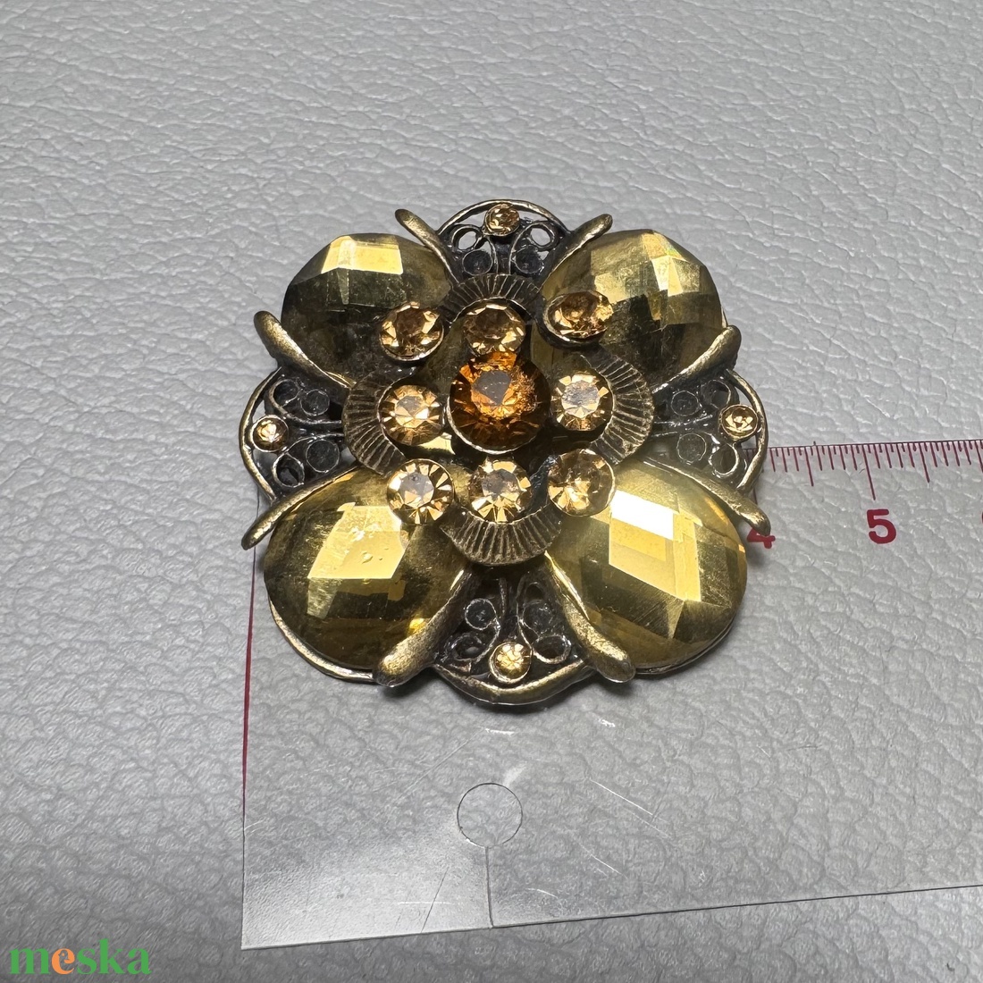 Vintage BROSS az 1980-as évekből, gyönyörű elegáns strasszos kitűző, pin szövetkabátra, blúzra,  blézerre retro kitűző - ékszer - kitűző és bross - Meska.hu