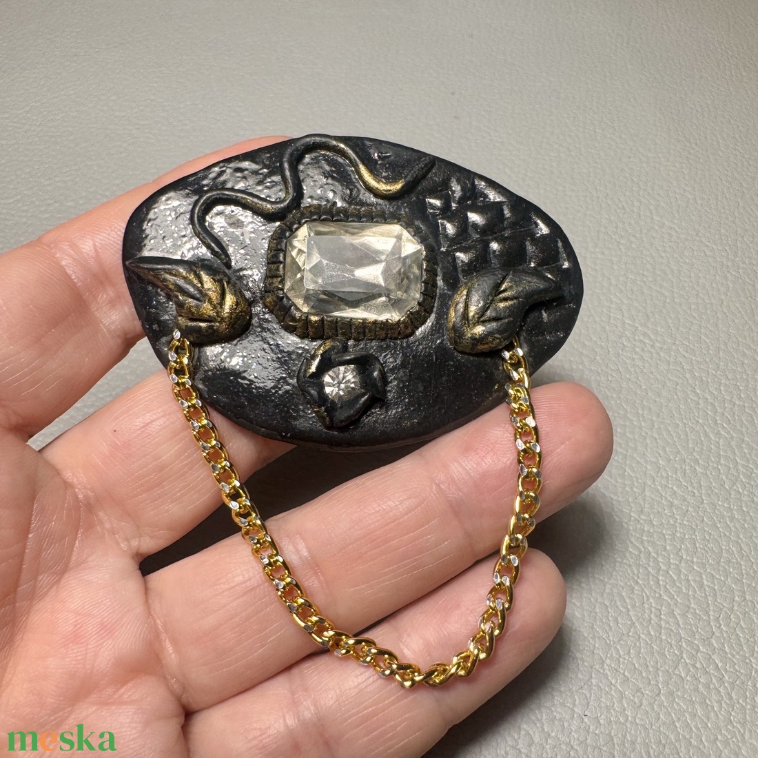 Vintage BROSS az 1980-as évekből, gyönyörű elegáns strasszos kitűző, pin szövetkabátra, blúzra,  blézerre retro kitűző - ékszer - kitűző és bross - Meska.hu