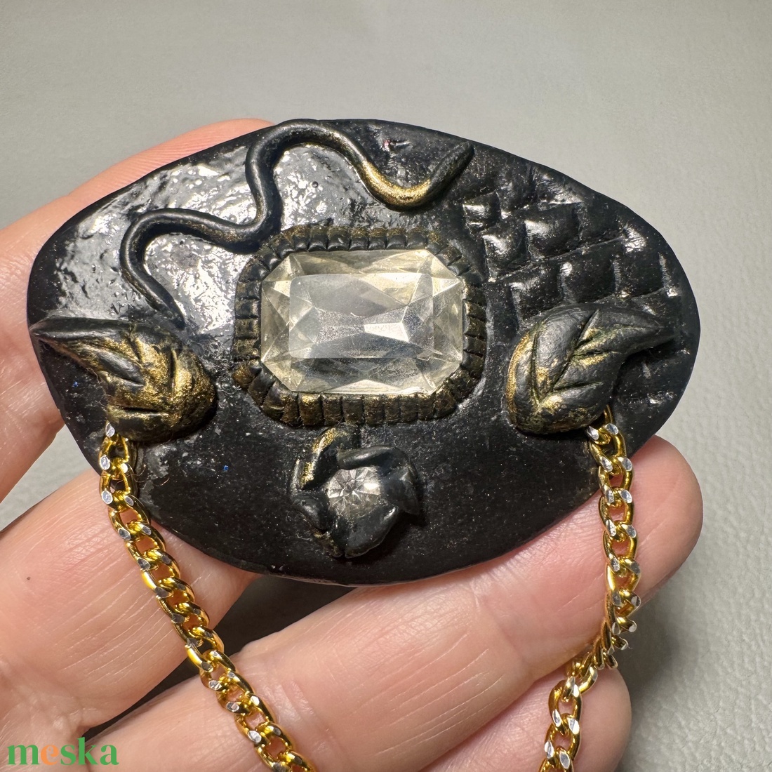 Vintage BROSS az 1980-as évekből, gyönyörű elegáns strasszos kitűző, pin szövetkabátra, blúzra,  blézerre retro kitűző - ékszer - kitűző és bross - Meska.hu