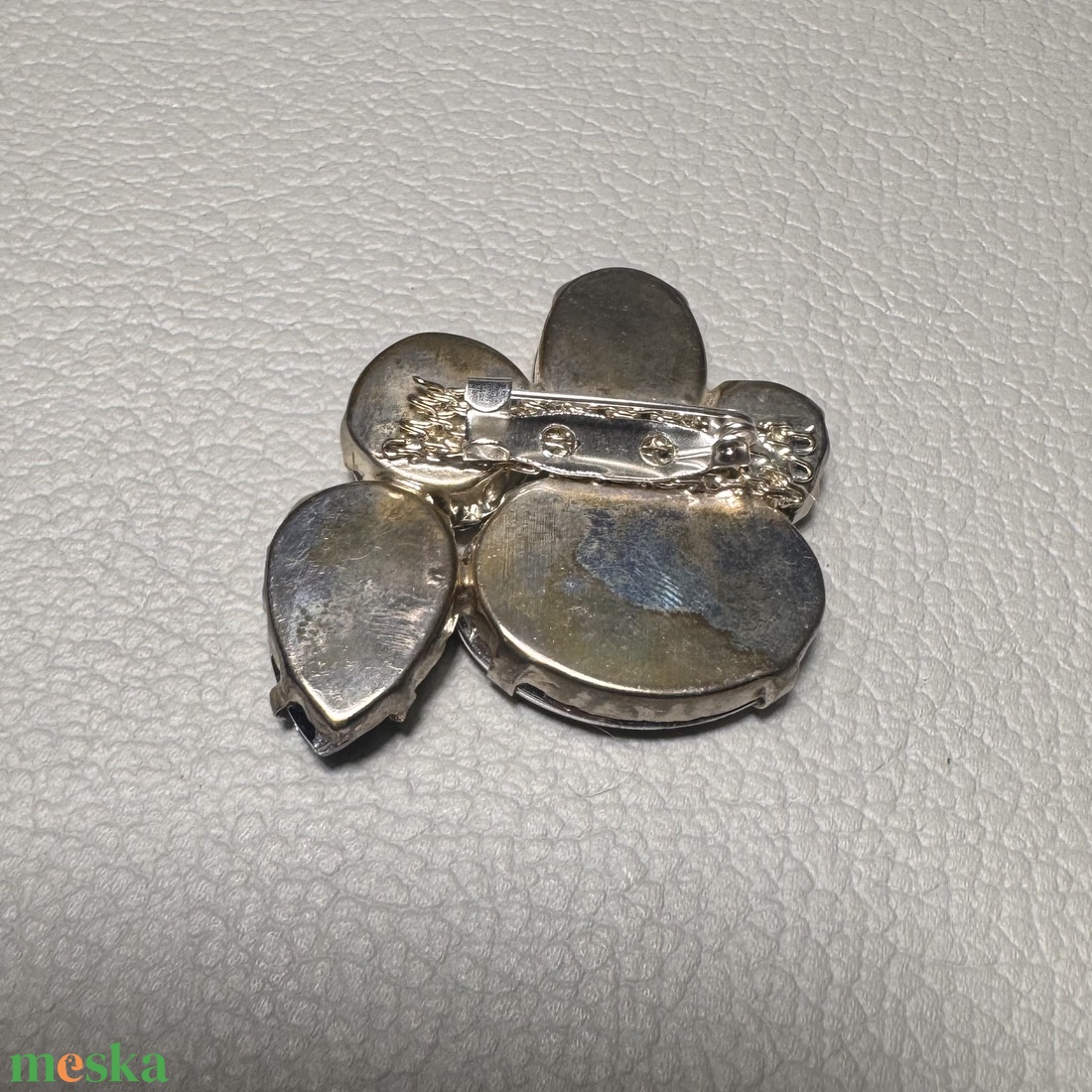 Vintage BROSS az 1980-as évekből, gyönyörű elegáns strasszos kitűző, pin szövetkabátra, blúzra,  blézerre retro kitűző - ékszer - kitűző és bross - Meska.hu