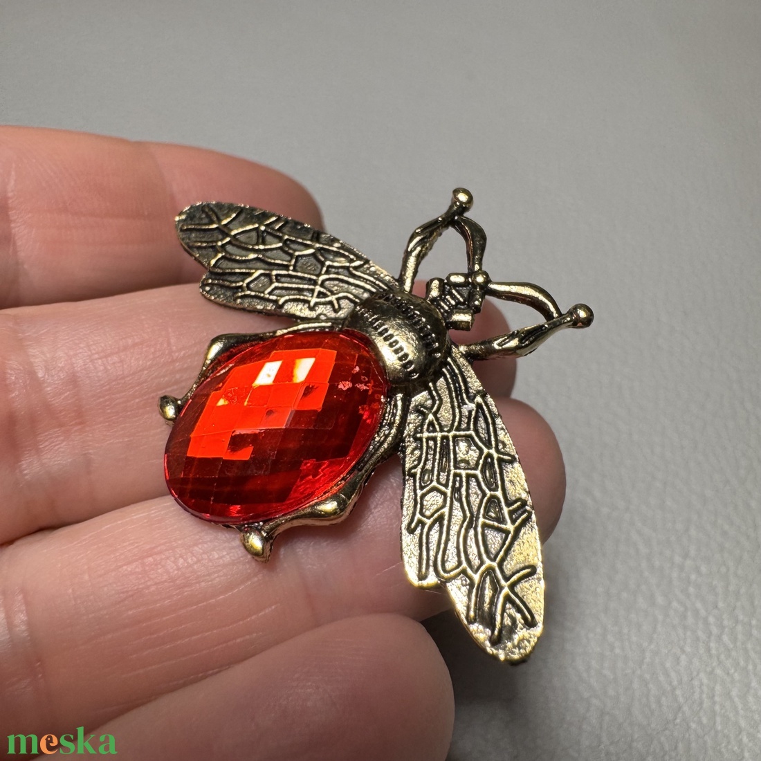 Vintage BROSS az 1980-as évekből, gyönyörű elegáns strasszos kitűző, pin szövetkabátra, blúzra,  blézerre retro kitűző - ékszer - kitűző és bross - Meska.hu