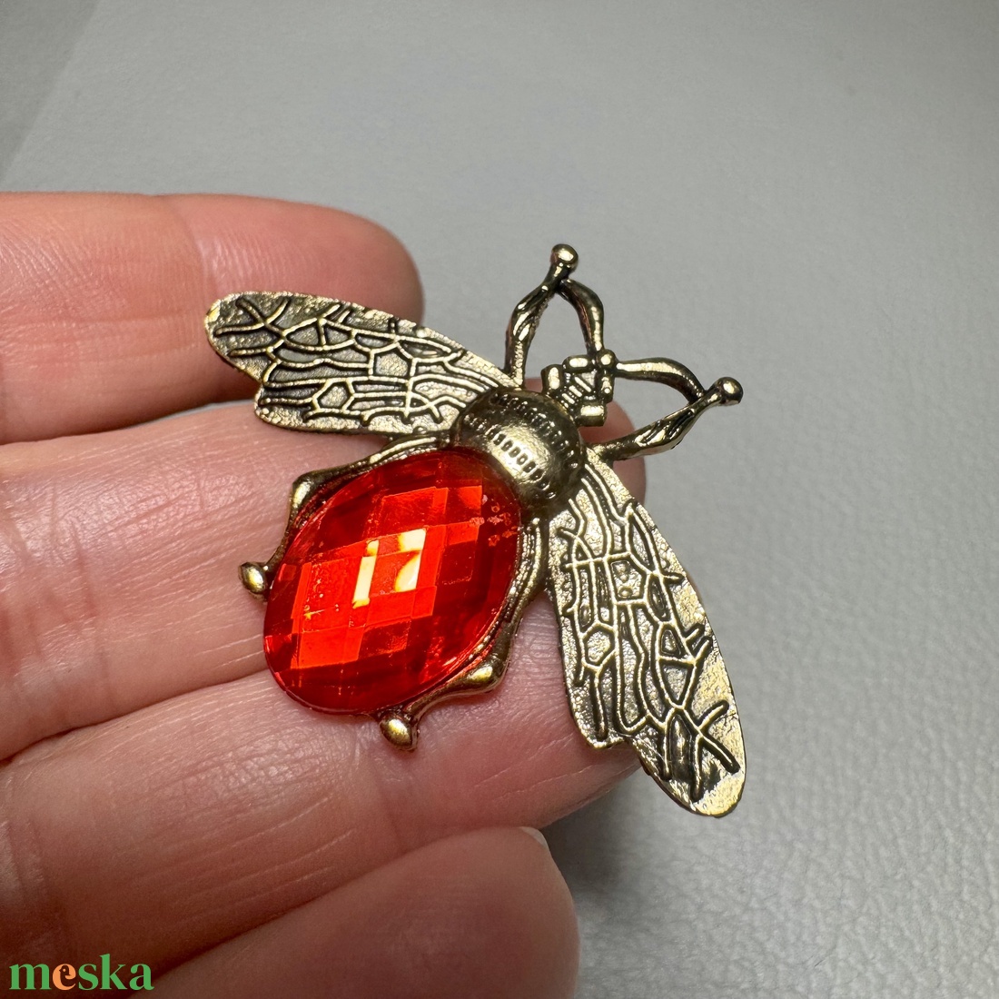 Vintage BROSS az 1980-as évekből, gyönyörű elegáns strasszos kitűző, pin szövetkabátra, blúzra,  blézerre retro kitűző - ékszer - kitűző és bross - Meska.hu