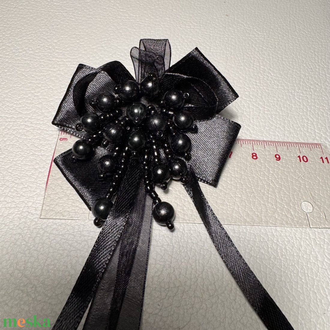 Vintage BROSS az 1980-as évekből, gyönyörű elegáns strasszos kitűző, pin szövetkabátra, blúzra,  blézerre retro kitűző - ékszer - kitűző és bross - Meska.hu