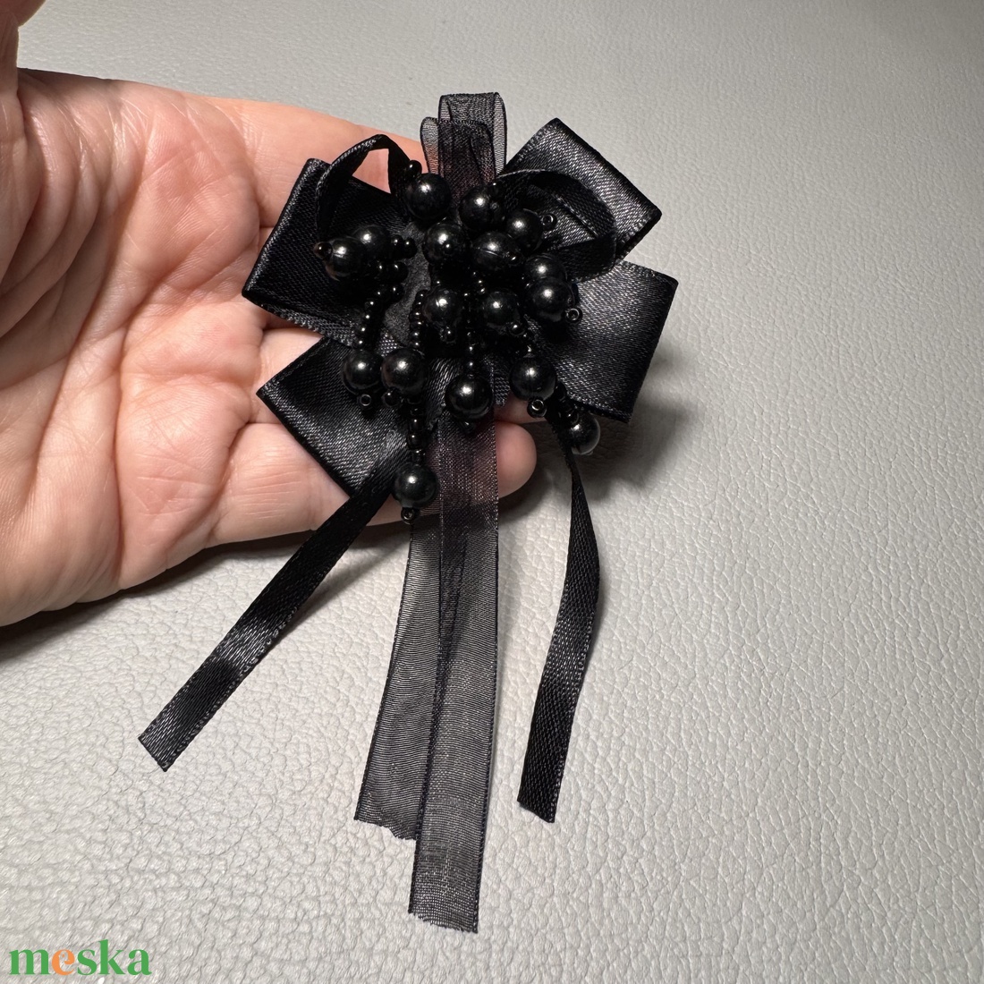 Vintage BROSS az 1980-as évekből, gyönyörű elegáns strasszos kitűző, pin szövetkabátra, blúzra,  blézerre retro kitűző - ékszer - kitűző és bross - Meska.hu