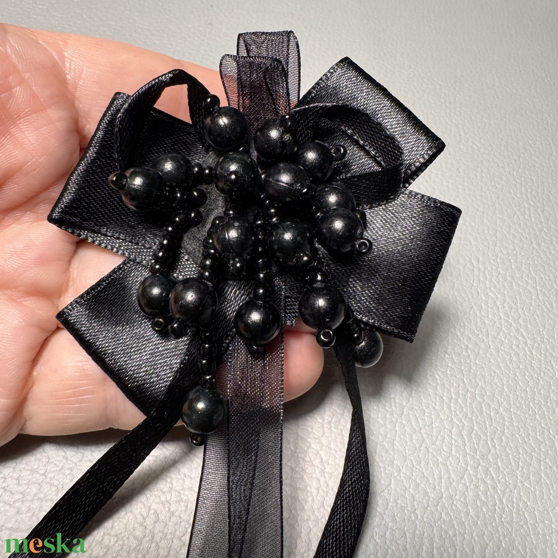 Vintage BROSS az 1980-as évekből, gyönyörű elegáns strasszos kitűző, pin szövetkabátra, blúzra,  blézerre retro kitűző - ékszer - kitűző és bross - Meska.hu