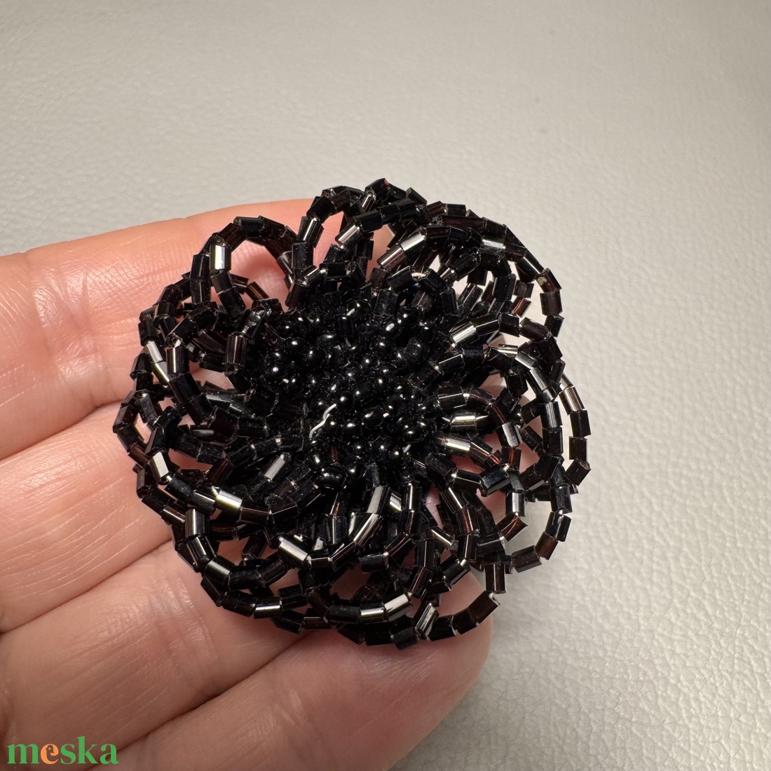 Vintage BROSS az 1980-as évekből, gyönyörű elegáns strasszos kitűző, pin szövetkabátra, blúzra,  blézerre retro kitűző - ékszer - kitűző és bross - Meska.hu