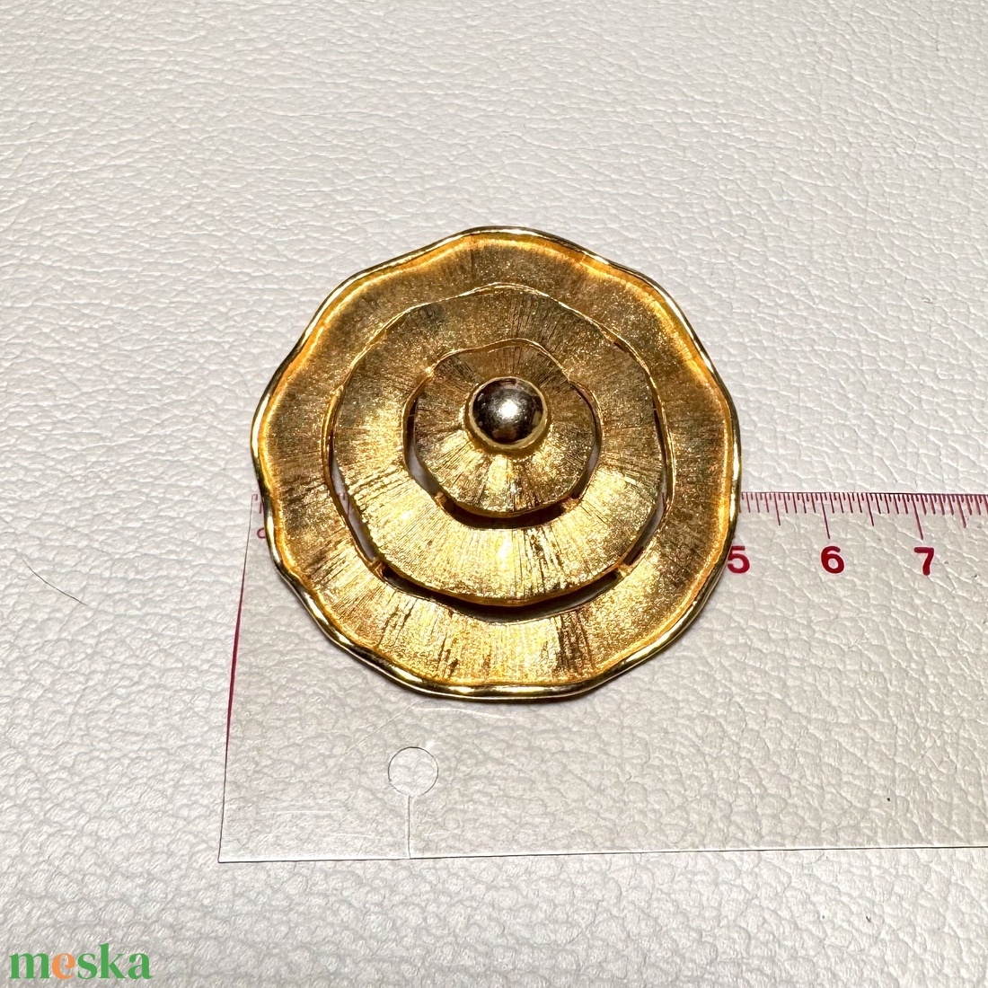 Vintage BROSS az 1980-as évekből, gyönyörű elegáns strasszos kitűző, pin szövetkabátra, blúzra,  blézerre retro kitűző - ékszer - kitűző és bross - Meska.hu