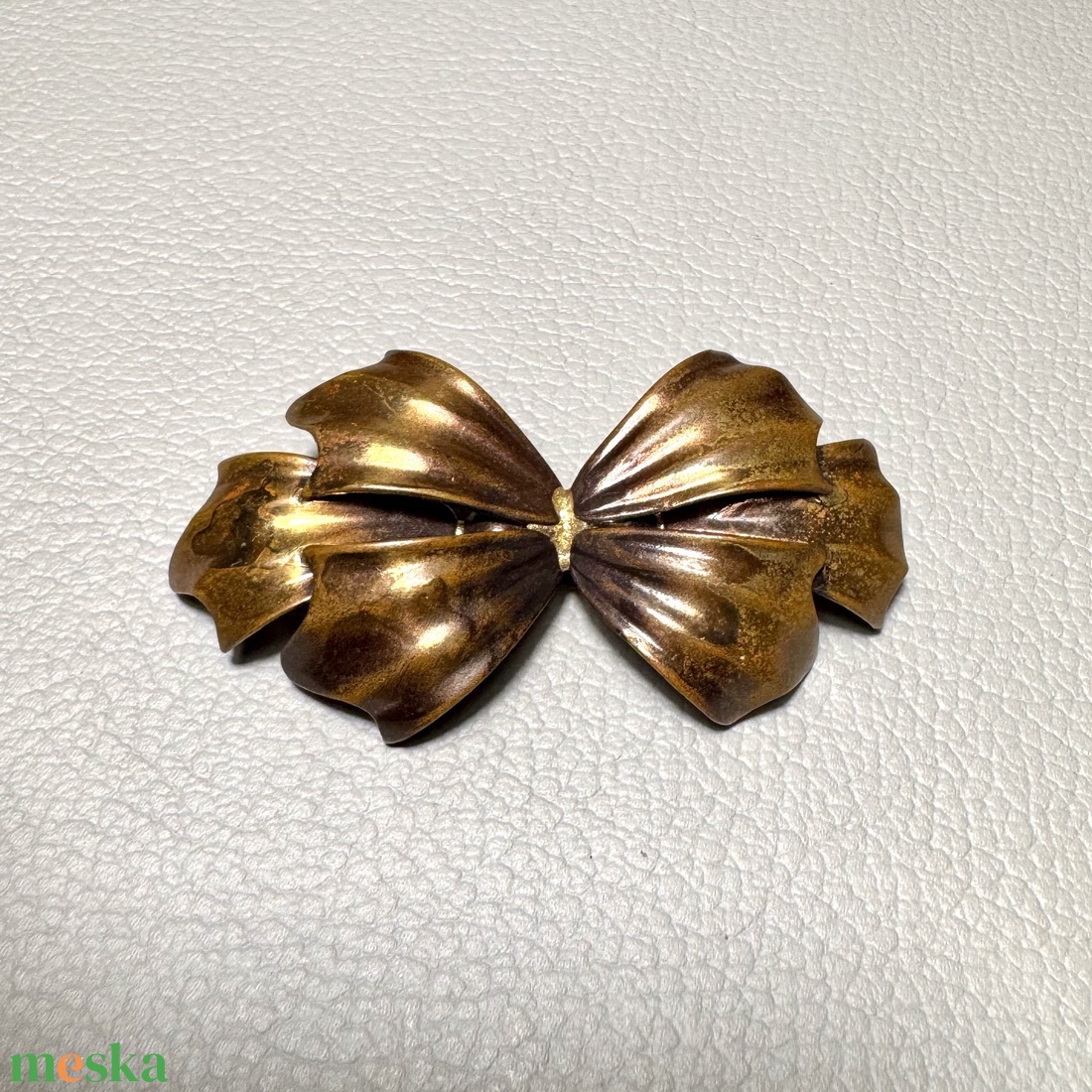 Vintage BROSS az 1980-as évekből, gyönyörű elegáns strasszos kitűző, pin szövetkabátra, blúzra,  blézerre retro kitűző - ékszer - kitűző és bross - Meska.hu