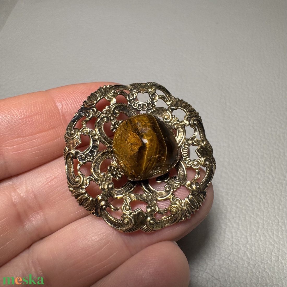 Vintage BROSS az 1980-as évekből, gyönyörű elegáns strasszos kitűző, pin szövetkabátra, blúzra,  blézerre retro kitűző - ékszer - kitűző és bross - Meska.hu