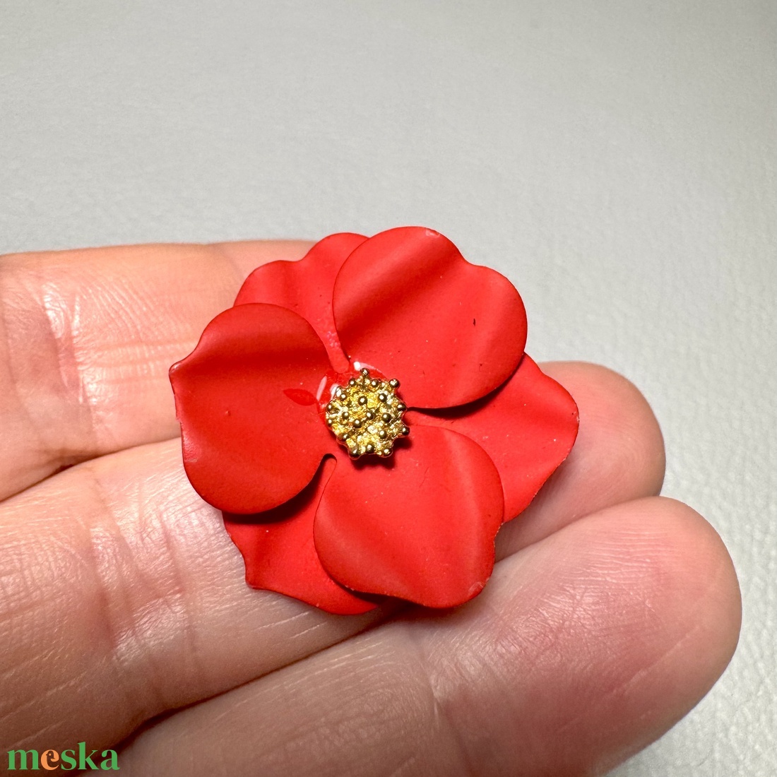 Vintage BROSS az 1980-as évekből, gyönyörű elegáns strasszos kitűző, pin szövetkabátra, blúzra,  blézerre retro kitűző - ékszer - kitűző és bross - Meska.hu