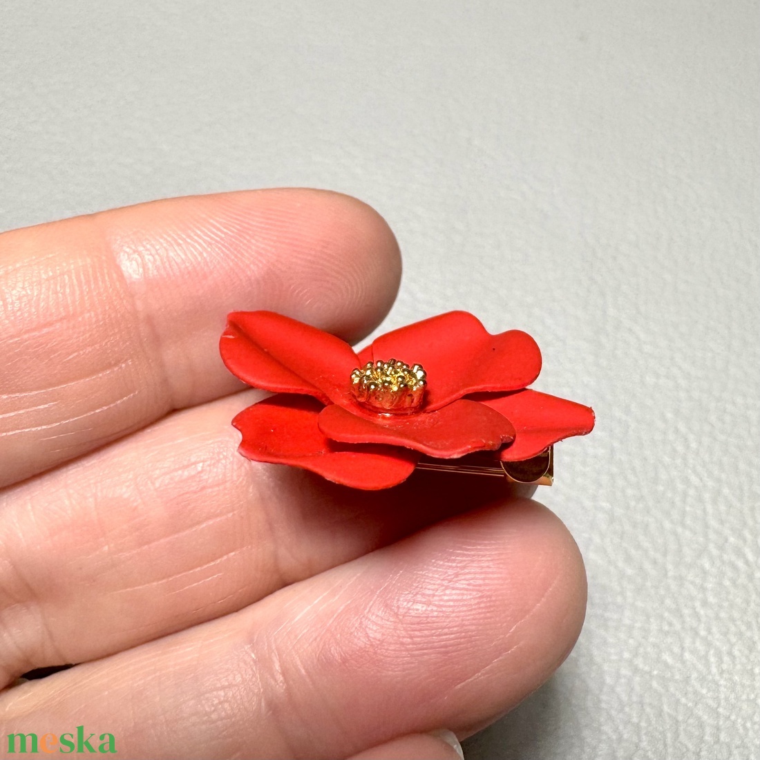 Vintage BROSS az 1980-as évekből, gyönyörű elegáns strasszos kitűző, pin szövetkabátra, blúzra,  blézerre retro kitűző - ékszer - kitűző és bross - Meska.hu